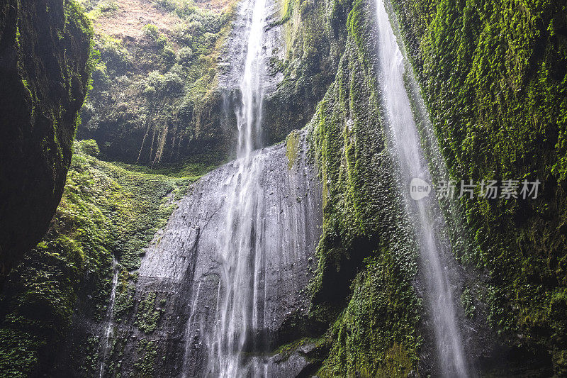 印度尼西亚印度尼西亚印度尼西亚的Madakaripura waterfall East